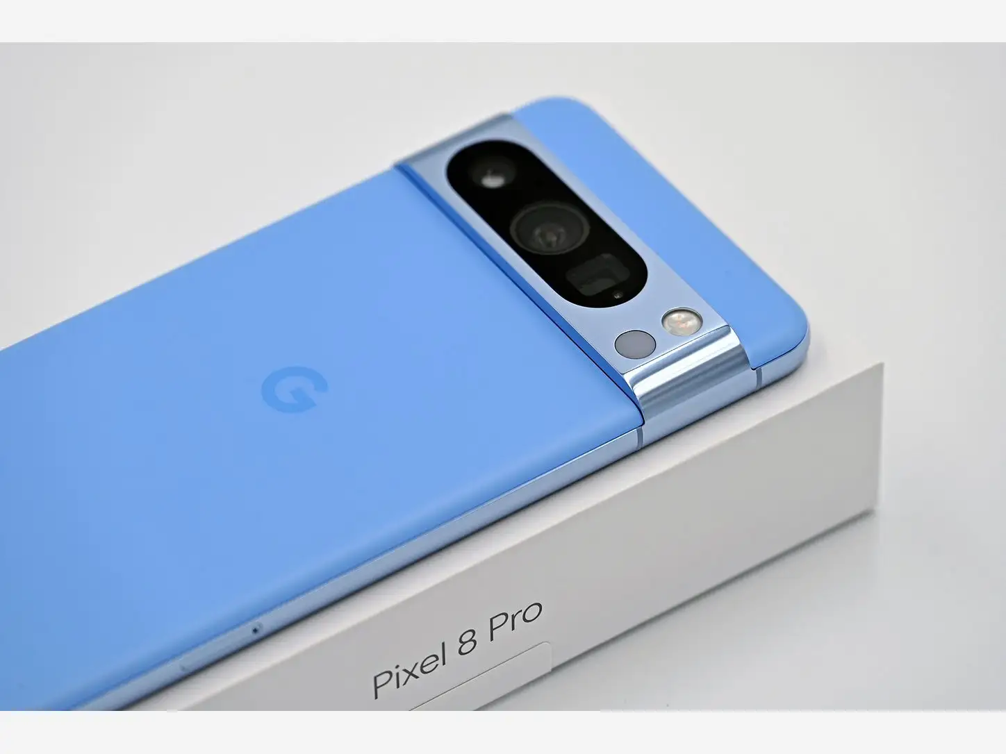Google Pixel 8 Pro Bay