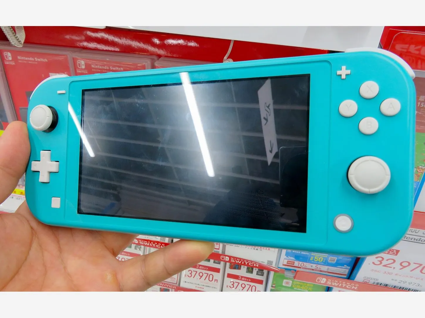 Nintendo Switch Lite Turquoise มุมด้านหน้า